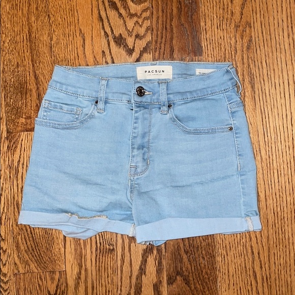 PacSun Pants - light wash denim shorts